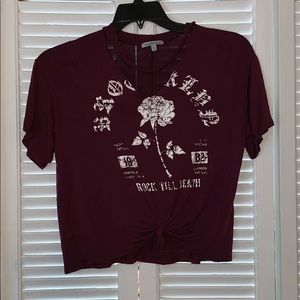 Juniors cute burgundy top!!
